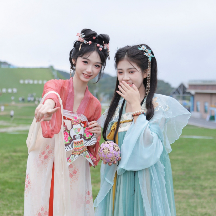 芭比 封面